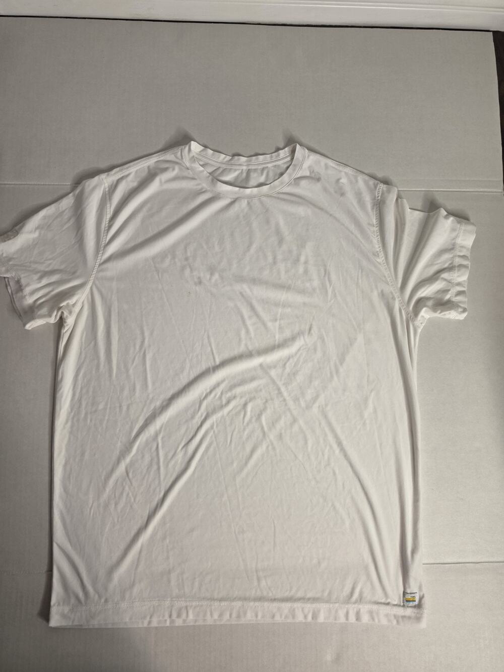 VUORI Strato Tech T Shirt Mens XL White V126 Short Sleeve Crewneck Performance